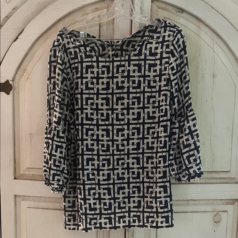 Lilly Pulitzer Navy Blue and Cream Patterned Blouse Ladies Sz 14